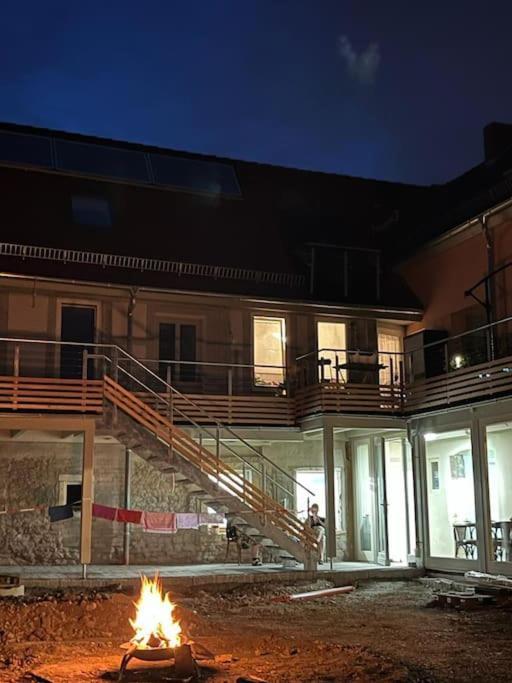 Wohnen Im Dreiseitenhof Mit Galerieschlafzimmer Neudietendorf 外观 照片